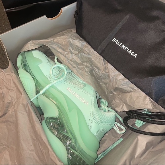 Size 35 Balenciaga’s - Picture 1 of 2